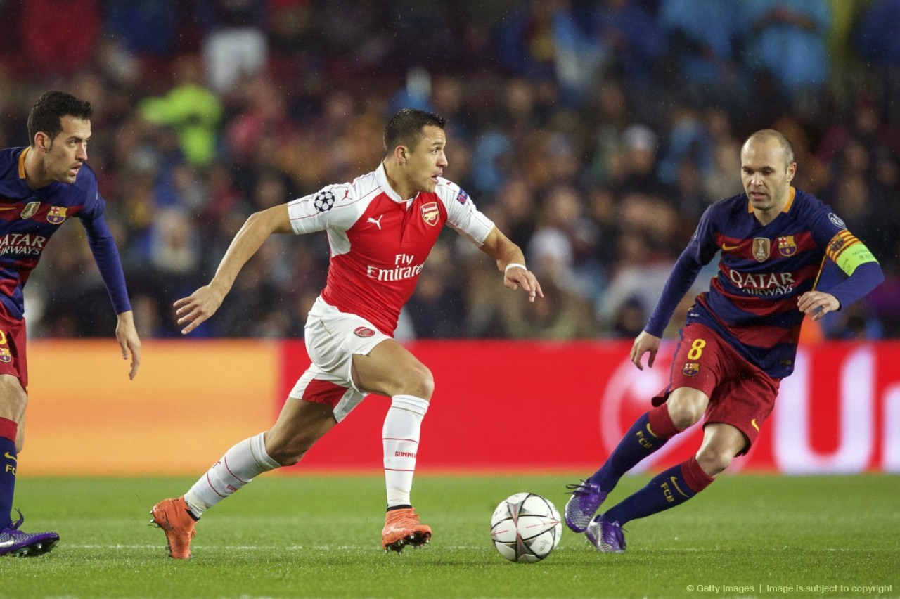 开云平台-V5血洗BLG，Deft操刀奇招英雄翻盘强强对话入围赛，留下经典瞬间