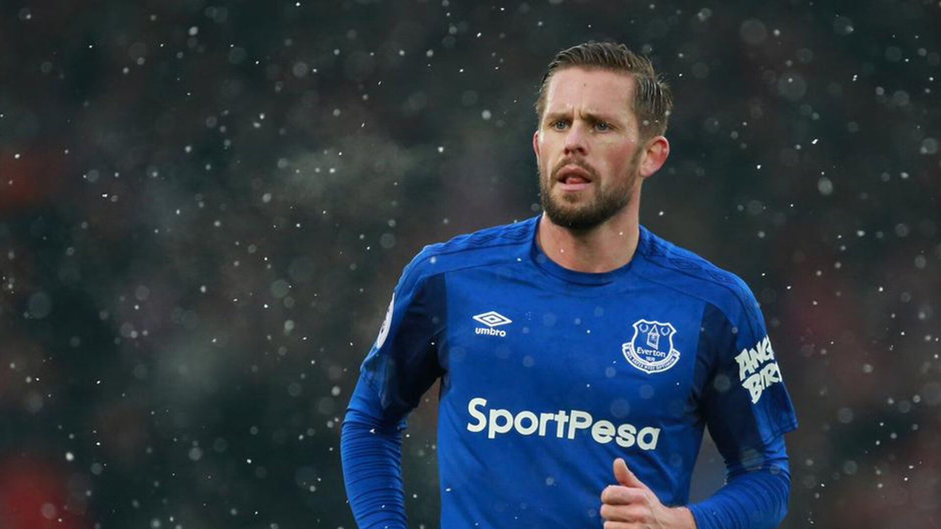 开云体育官方网站-铁索寒江！范弗利特一战封神，他用窒息防守绞杀了广厦的咽喉